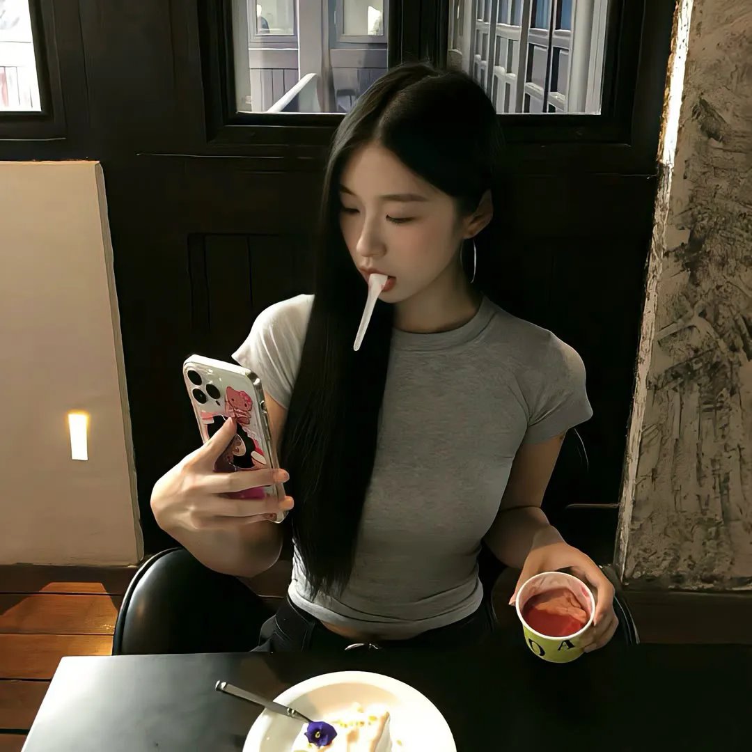 追梦的黎族女娃娃